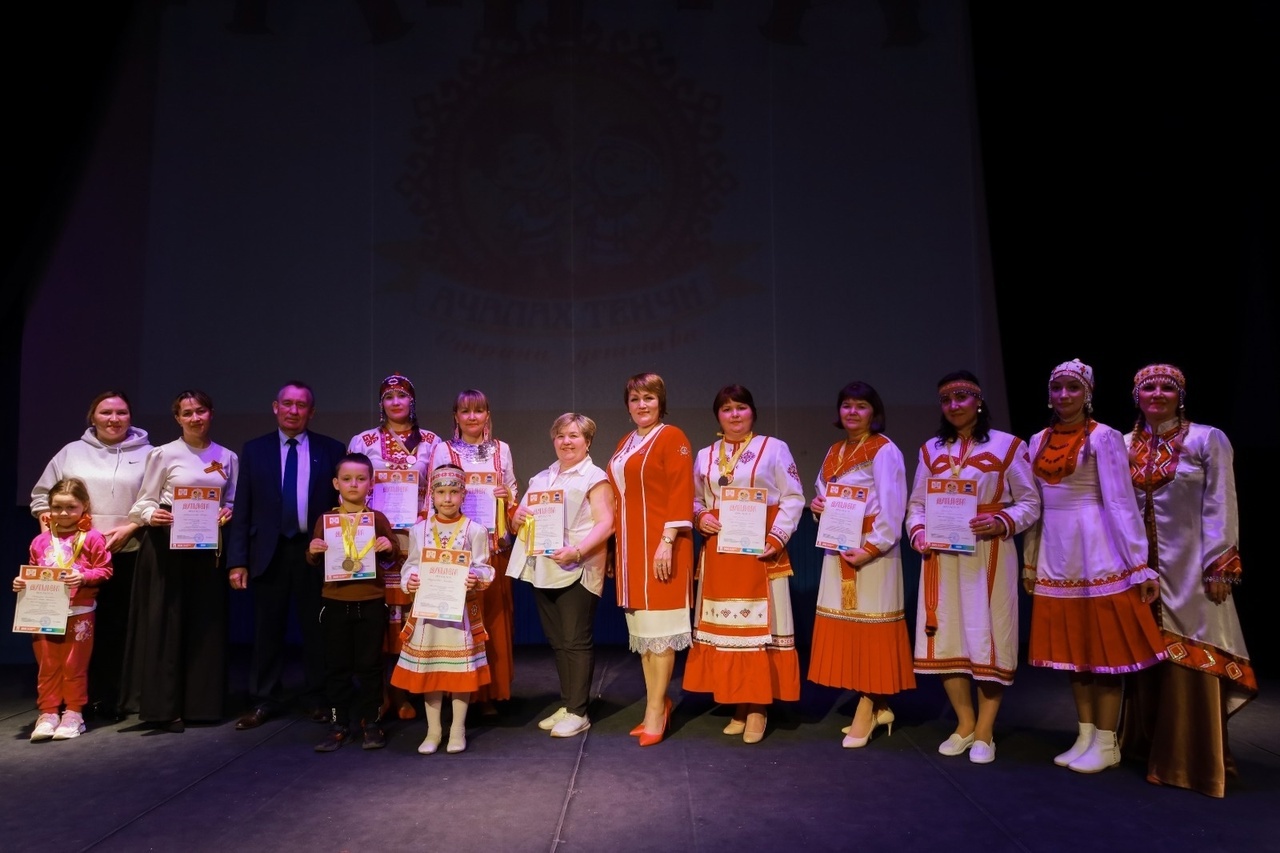 «Ачалăх тĕнчи» анлă та илемпе тулли пултăр