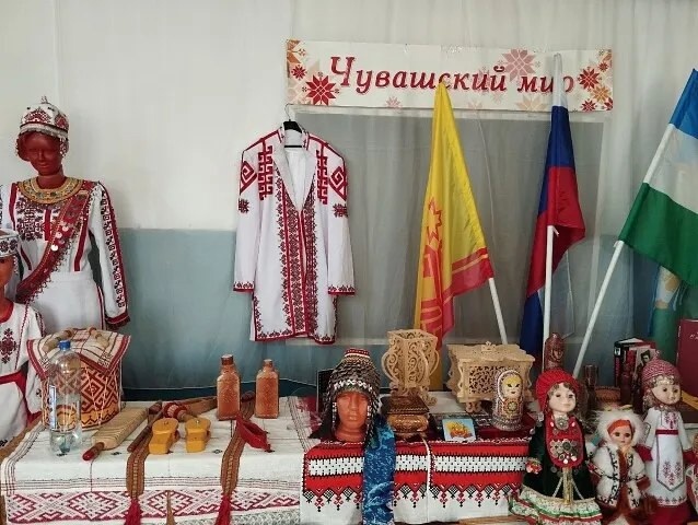 Пĕр ĕмĕре хыçа хăварса…