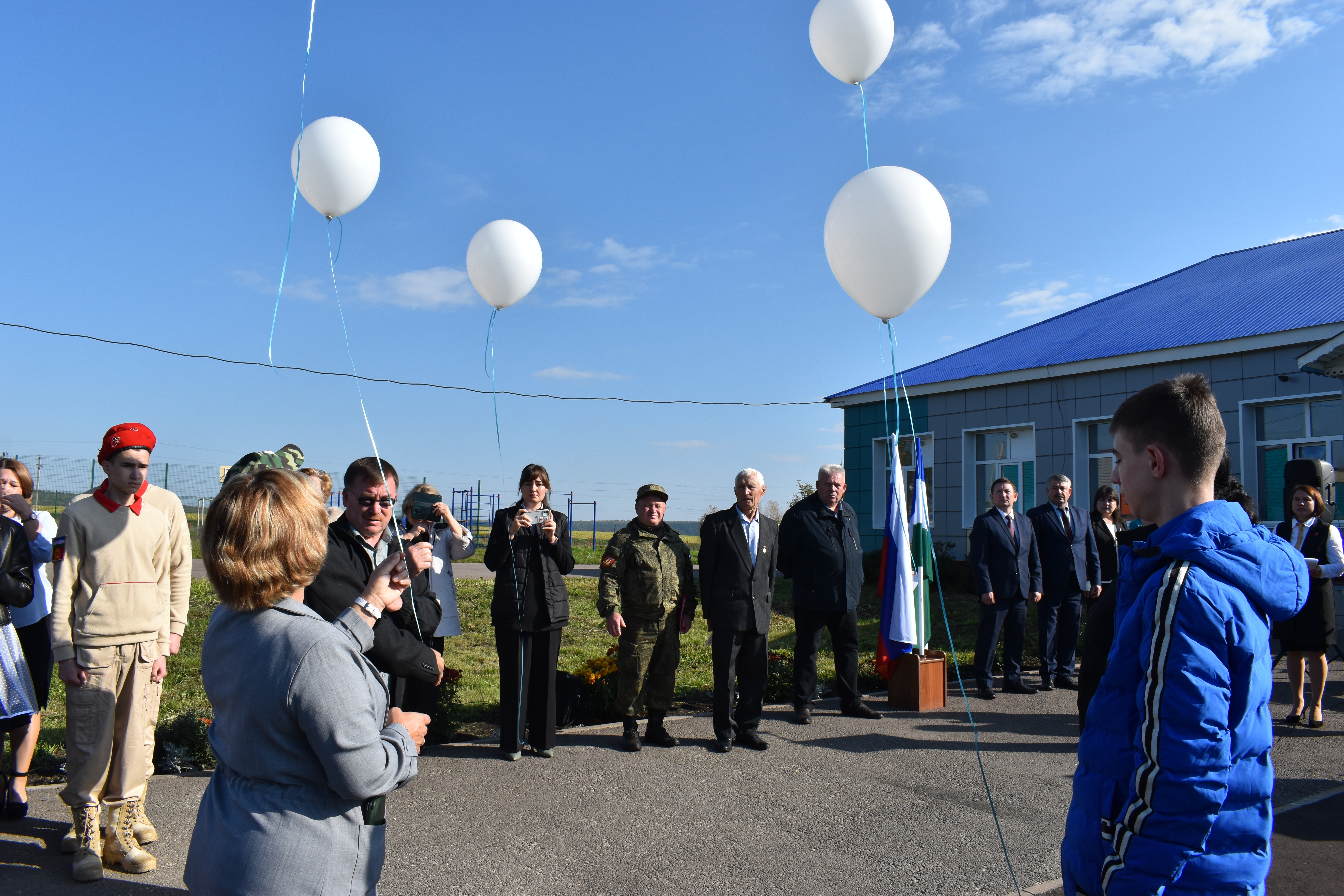 Пилĕк выпускникăн паттăрлăхĕ  Пишкайăн шкул историне кĕрсе юлчĕ