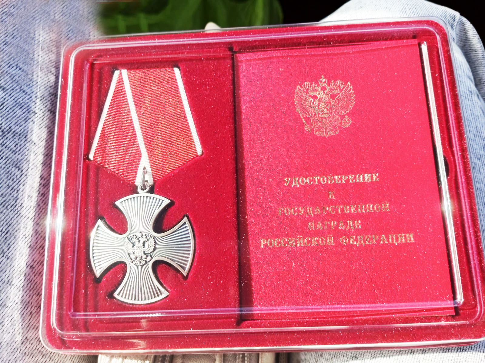 Ашшĕпе амăшĕ шанăçпа пурăнаççĕ