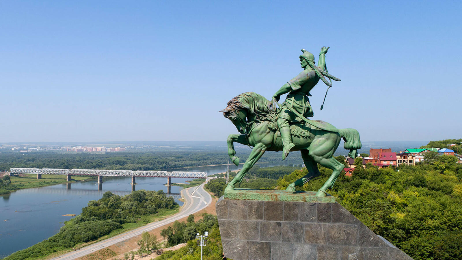 Салават Юлаева лаши çинчен «антарнă»