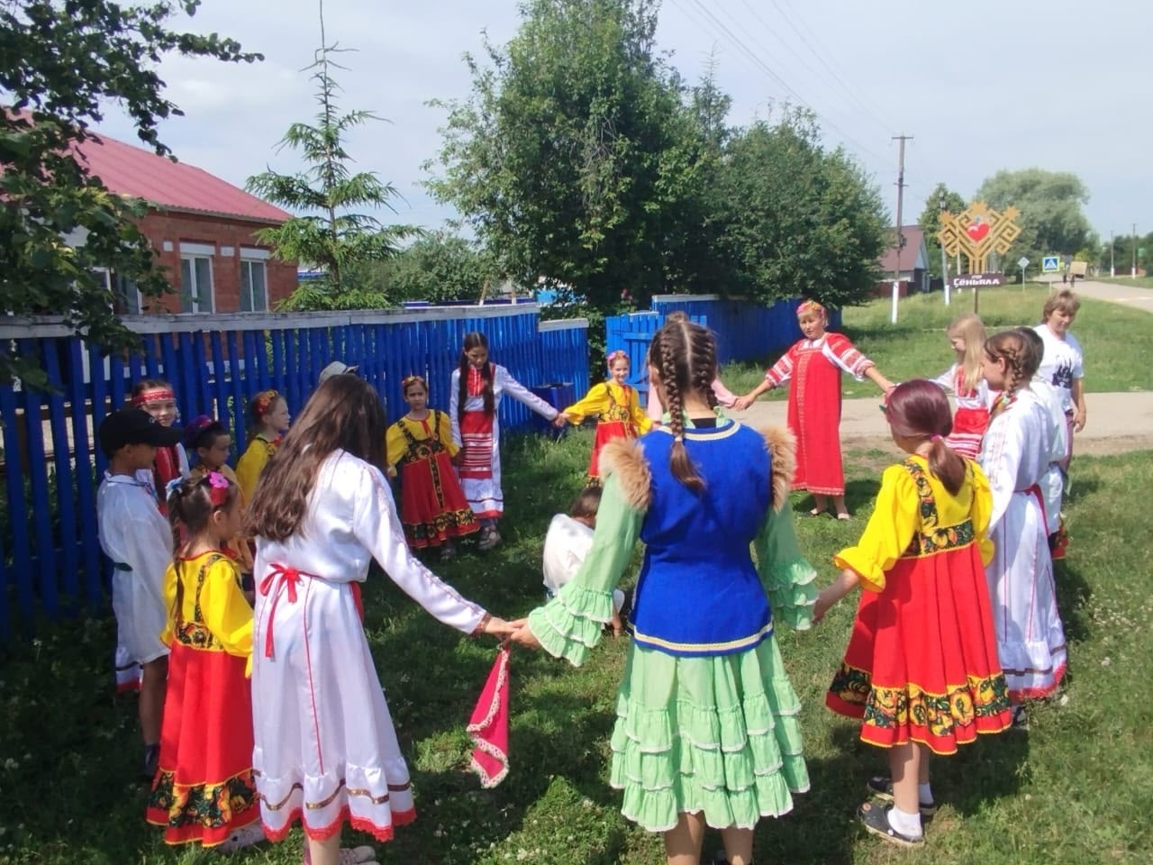 Çĕньялсем ачасен çуллахи канăвне йăла-йĕрке никĕсĕ çинче йĕркеленĕ