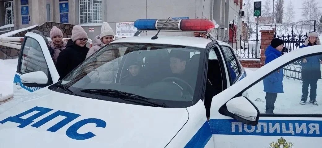 Кривле-Илюшке ачисем полици уйрăмĕнче экскурсинче пулнă