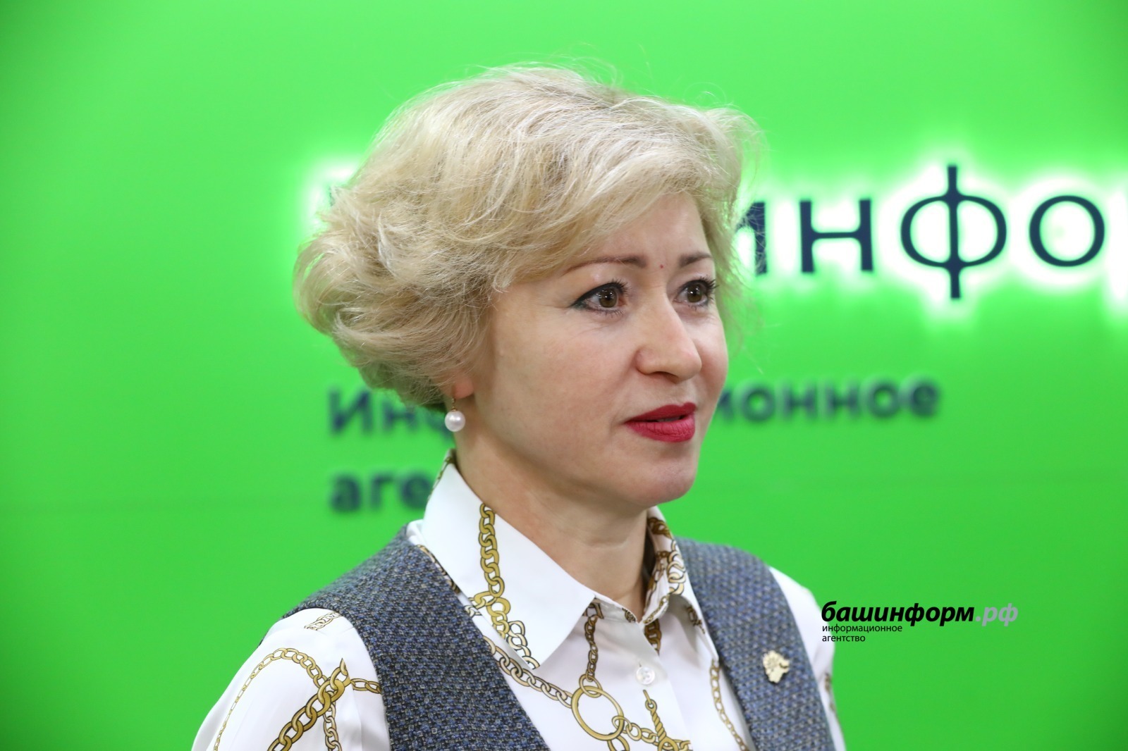 Ленара Иванова Пушкăртстан ĕç министрĕн пуканне пушатнă