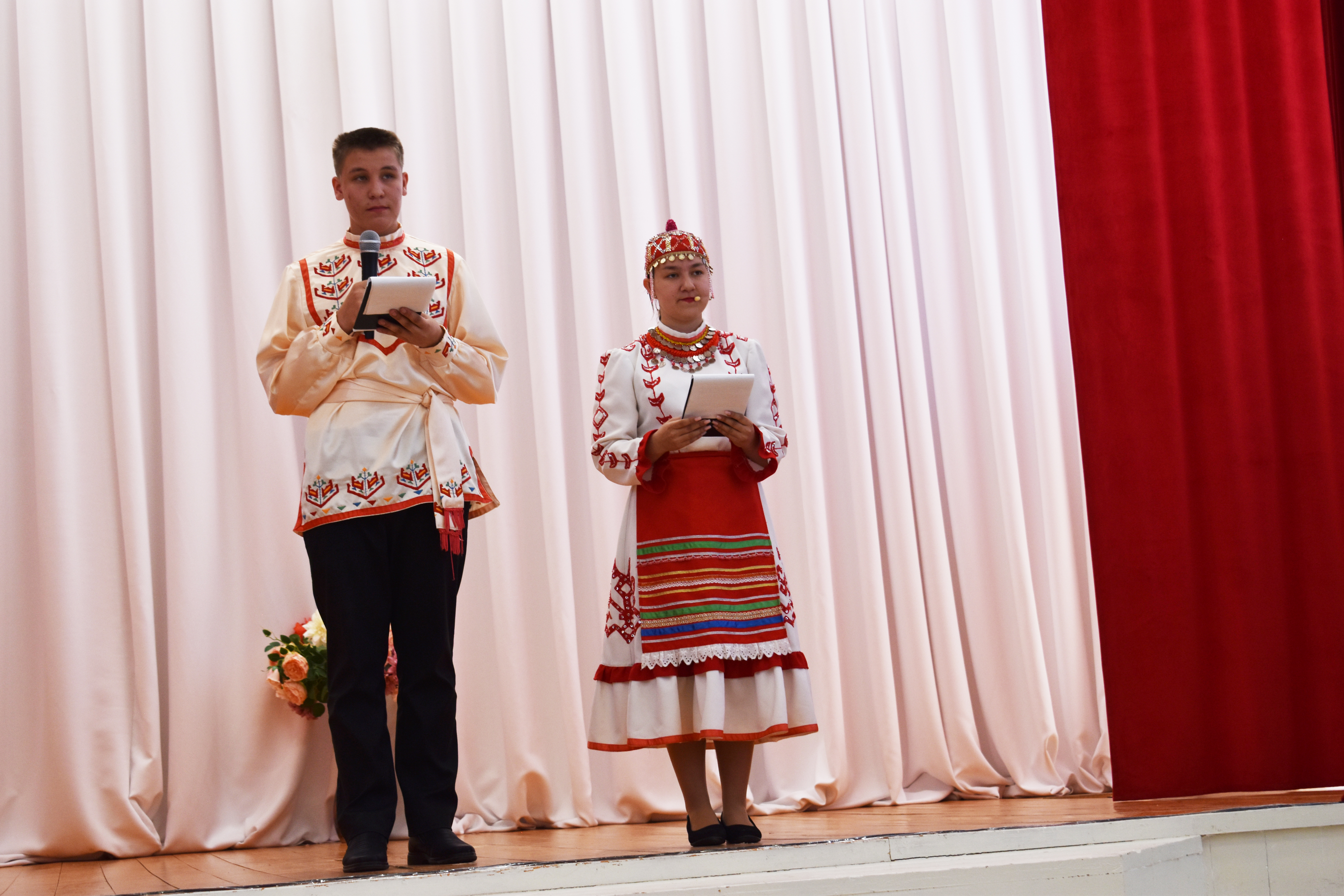 Сăвă урлă чĕлхемĕр пуянлăхне, илемне кăтартса пачĕç