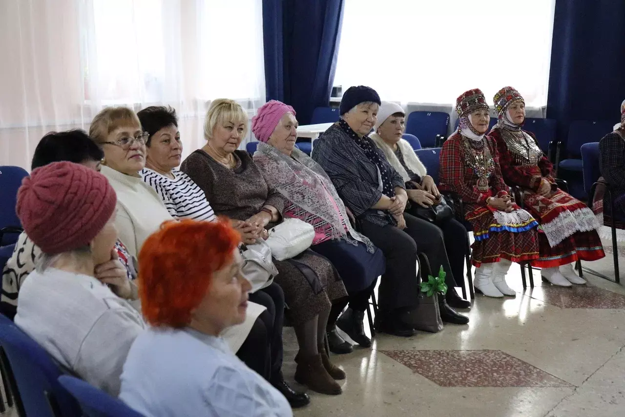 Пелепей чăвашĕсем «Кĕр сăрине» пухăннă