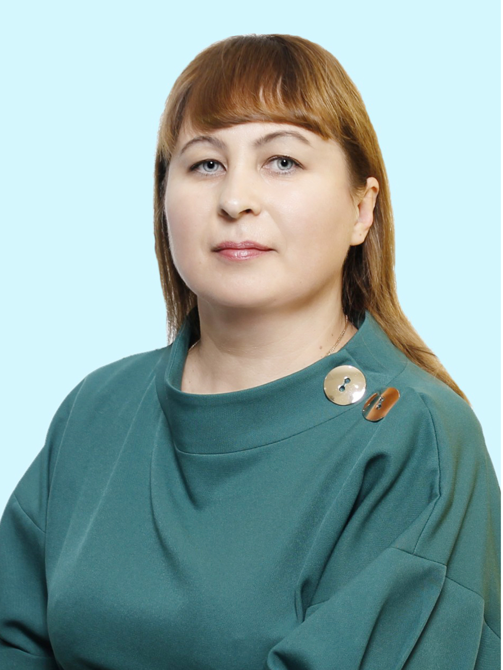 Лариса Коротаева, филологи ăслăлăхĕн кандидачĕ.