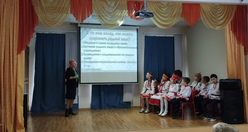 Чăваш вырсарни шкулĕнчи «Чĕрĕ сăмах» поэзипе литература каçĕ иртнĕ