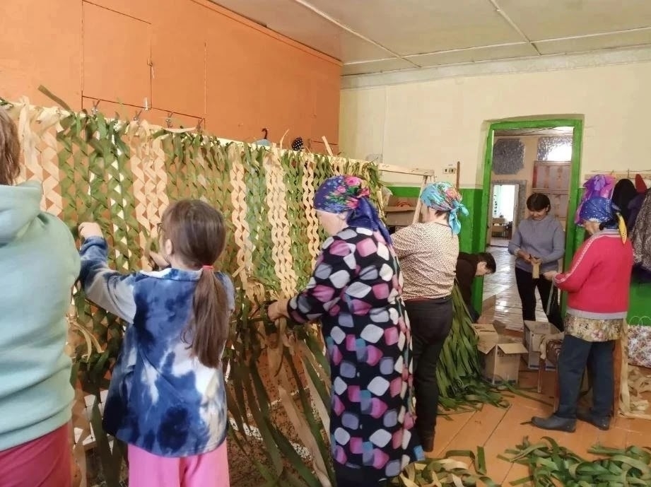 Пĕчĕк  те пысăк чĕреллĕ Ева çĕнтерĕве çывхартма пулăшать