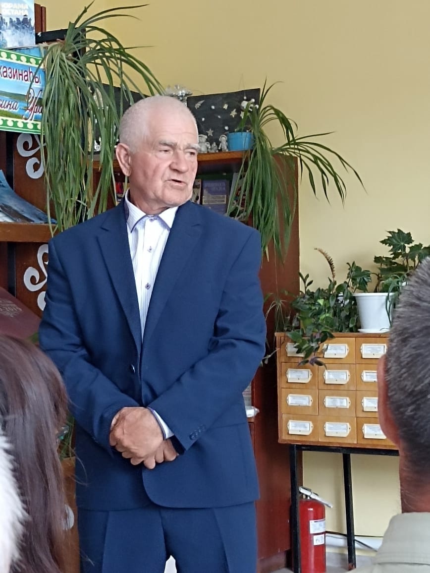 Дина Гаврилова çыравçăпа тĕл пулни.  Хушăлкара çуралнă ыйтусемпе хуравсем