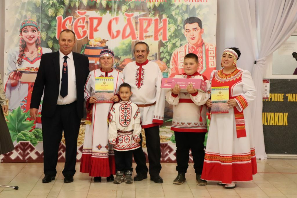 Ĕçчен халăх уявсăр пурăнаймасть