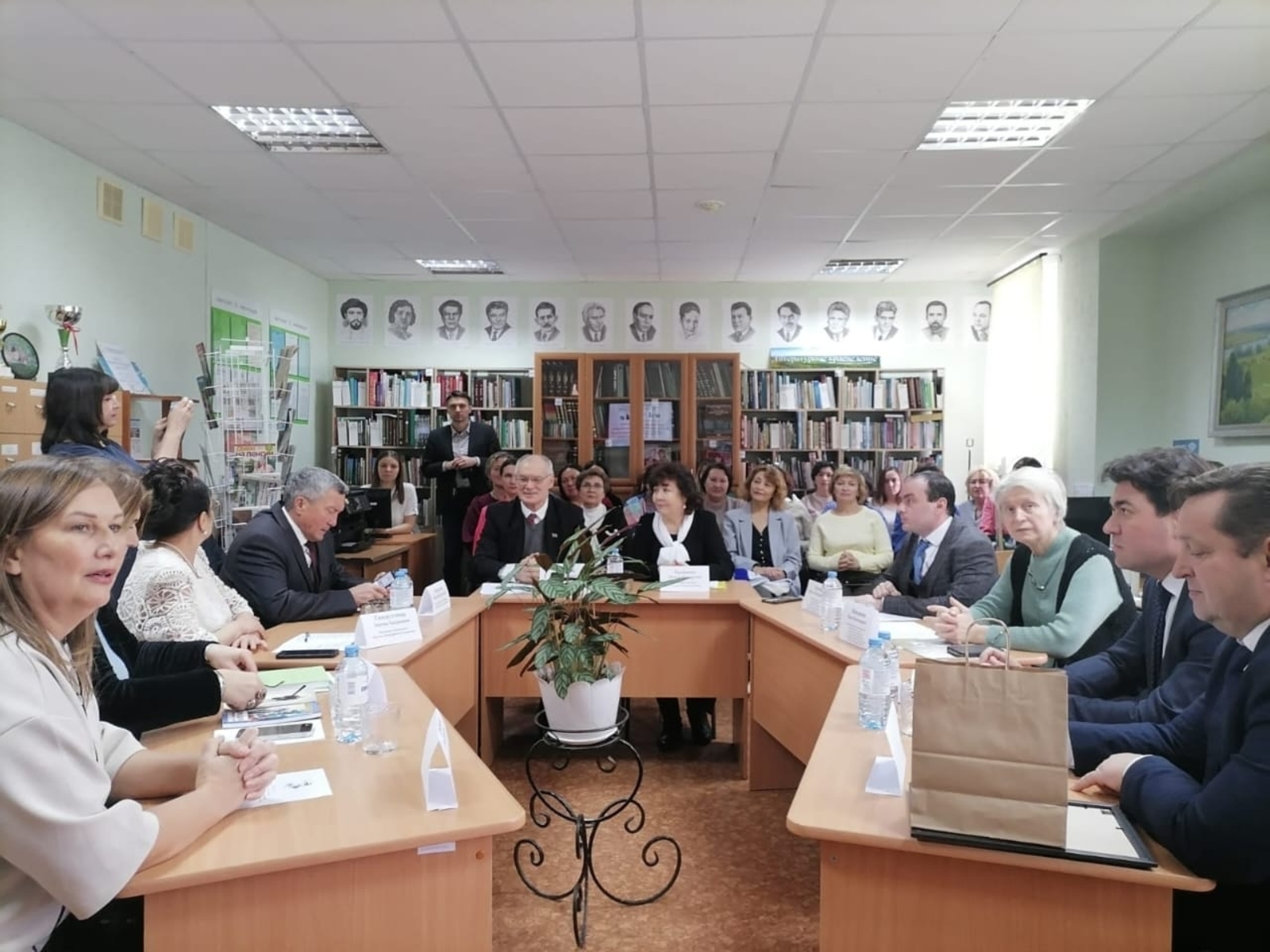 Карим Хакимов –  паллă совет дипломачĕ