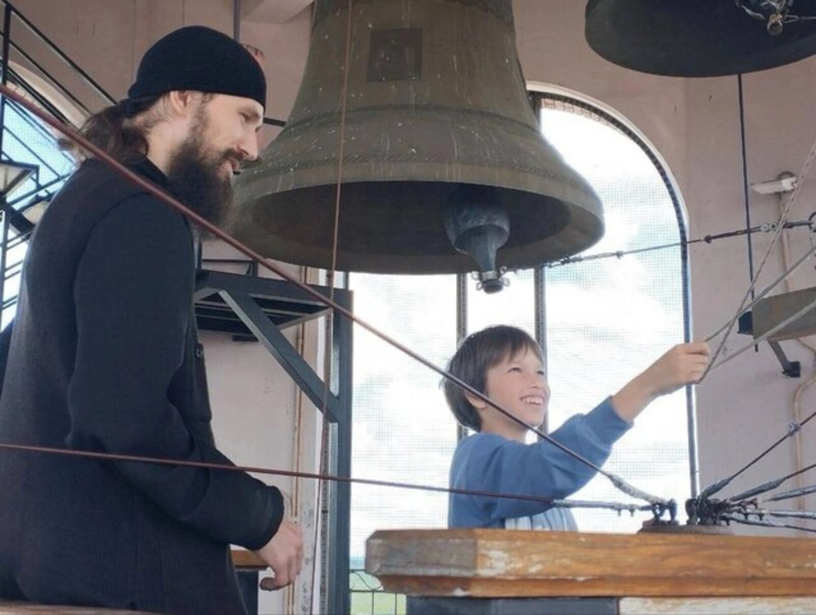 Ачасене пӗр кунлӑха мӑнастире илсе кайӗҫ