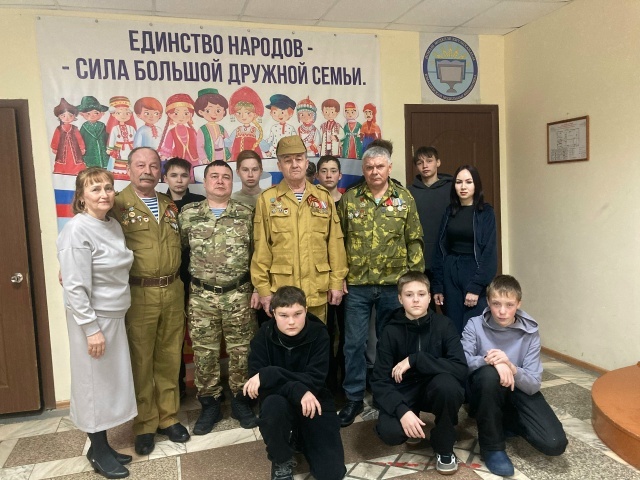 Салтак вăрçа суйласа илмест, вăл хăйĕн тивĕçне чыслăн пурнăçлать