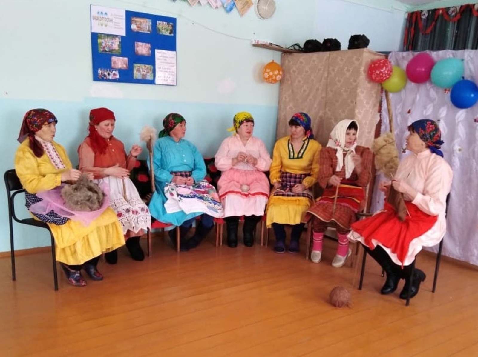 Халăх йăли-йĕрки – пурнăç йĕрки. Çакна кайраклăсем асра тытаççĕ