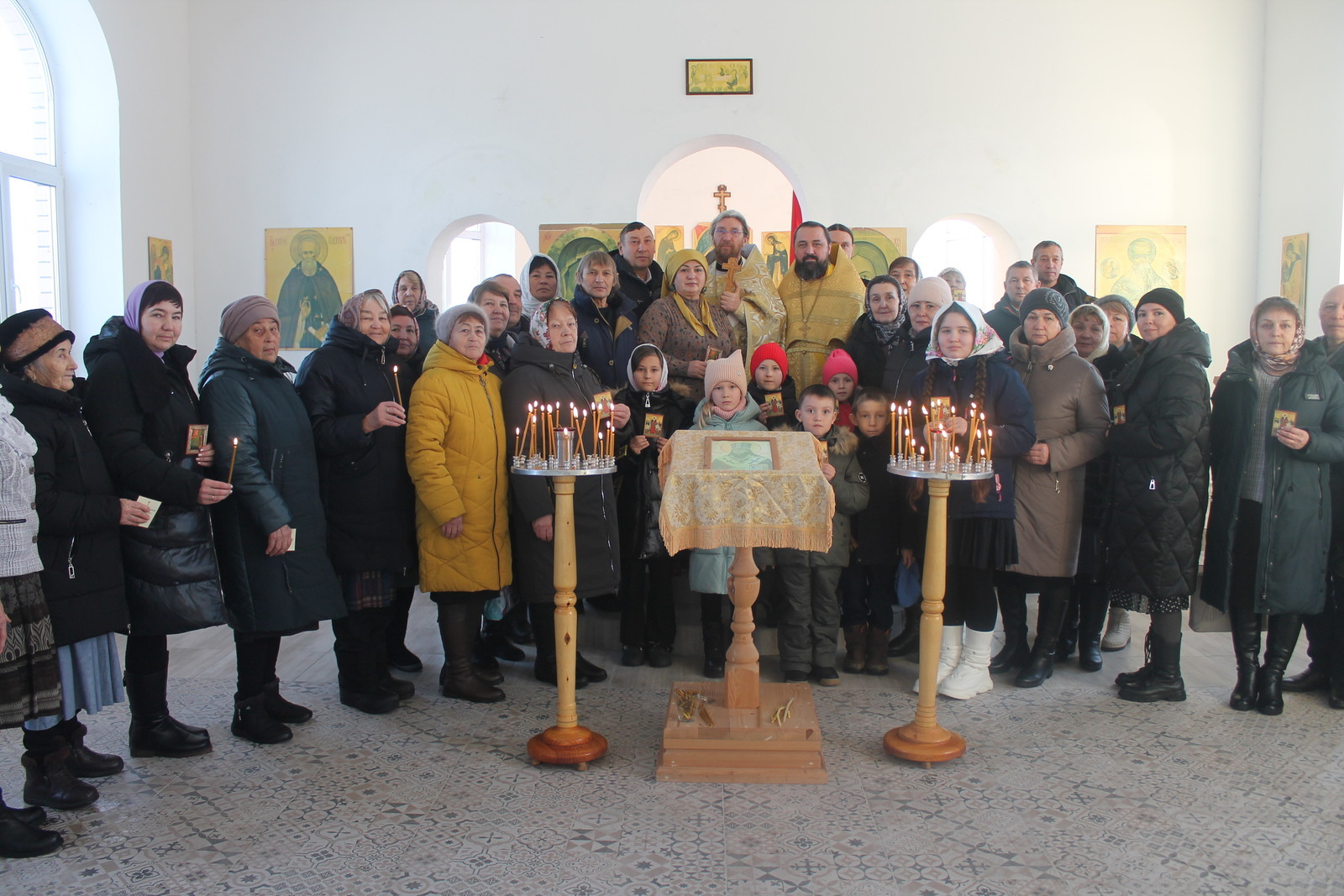 Çĕнĕ чиркÿре пĕрремĕш кĕлĕ иртрĕ