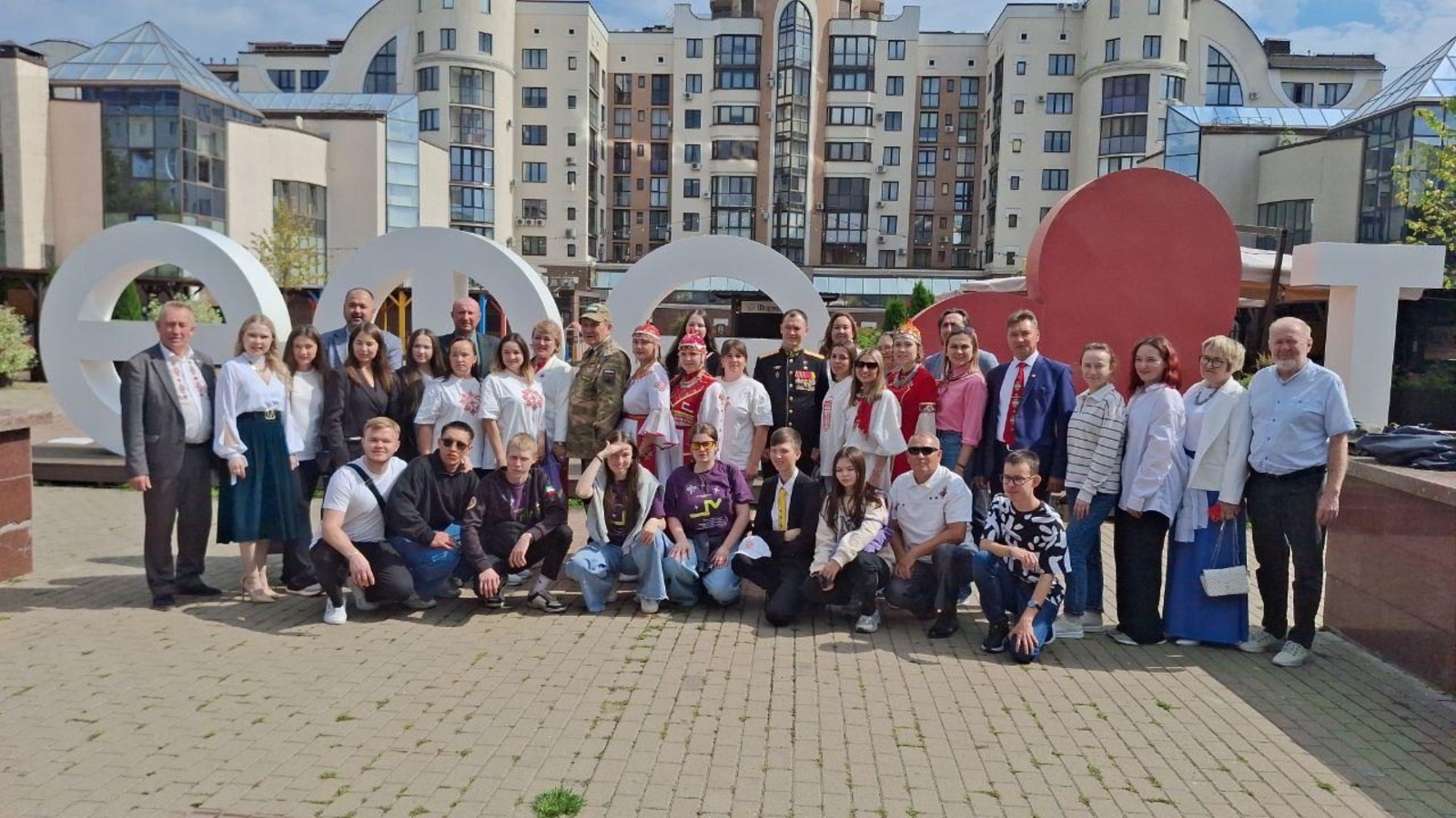 Çамрăксене тăнăçлăх, пĕрлĕх тата патриотизм ыйтăвĕсем канăç памаççĕ