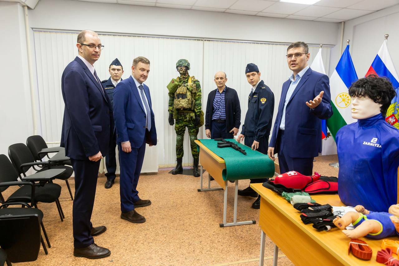 Замглавы Минпросвещения РФ Александр Бугаев посетил Межвузовский кампус Уфы