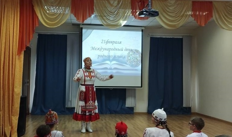 Чăваш вырсарни шкулĕнчи «Чĕрĕ сăмах» поэзипе литература каçĕ иртнĕ