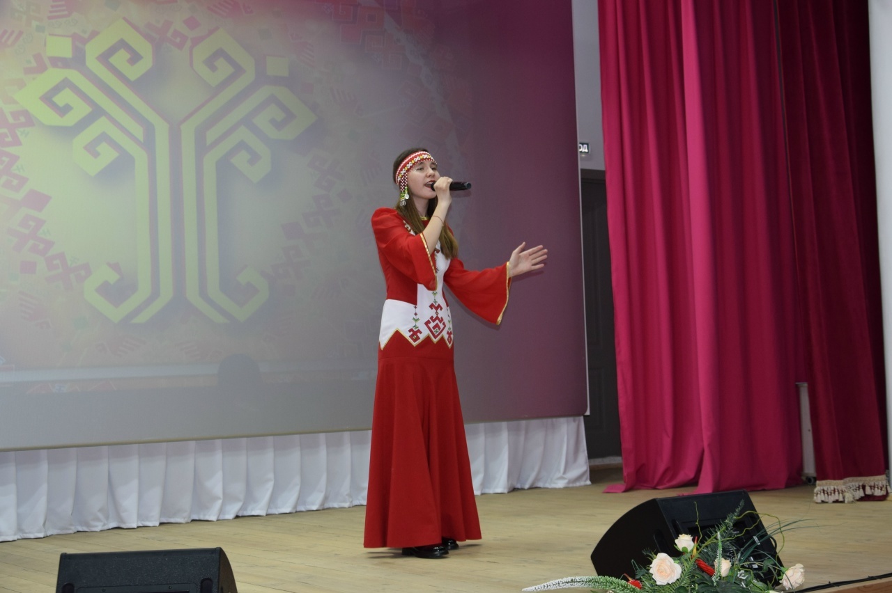 Эрĕнпур тăрăхĕнчи чăваш пики "Кĕмĕл сасă - 2026" конкурс Гран-прине тивĕçнĕ