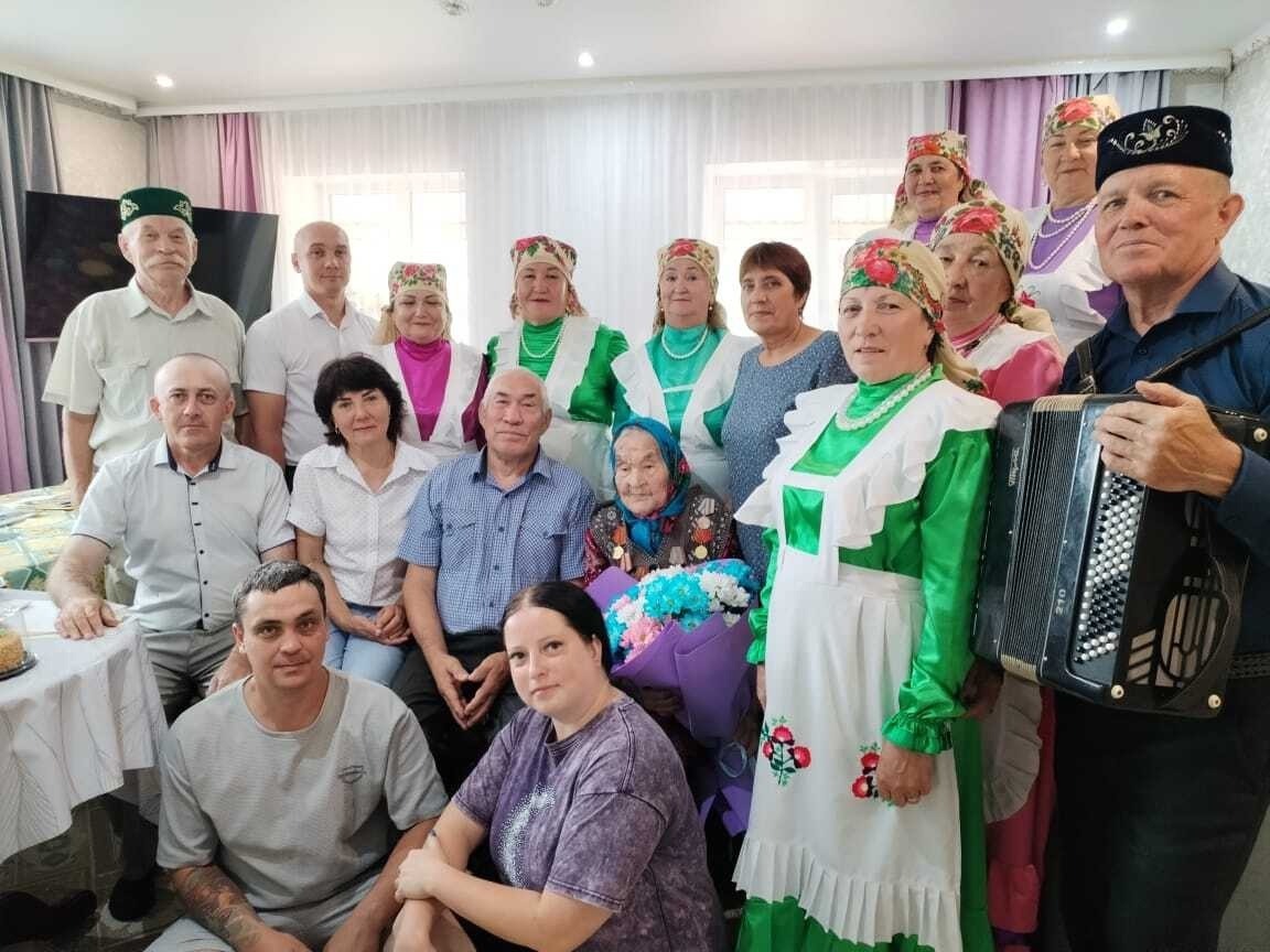 Шаран районĕнчи кинемей 100 çулхи юбилейне паллă тунă