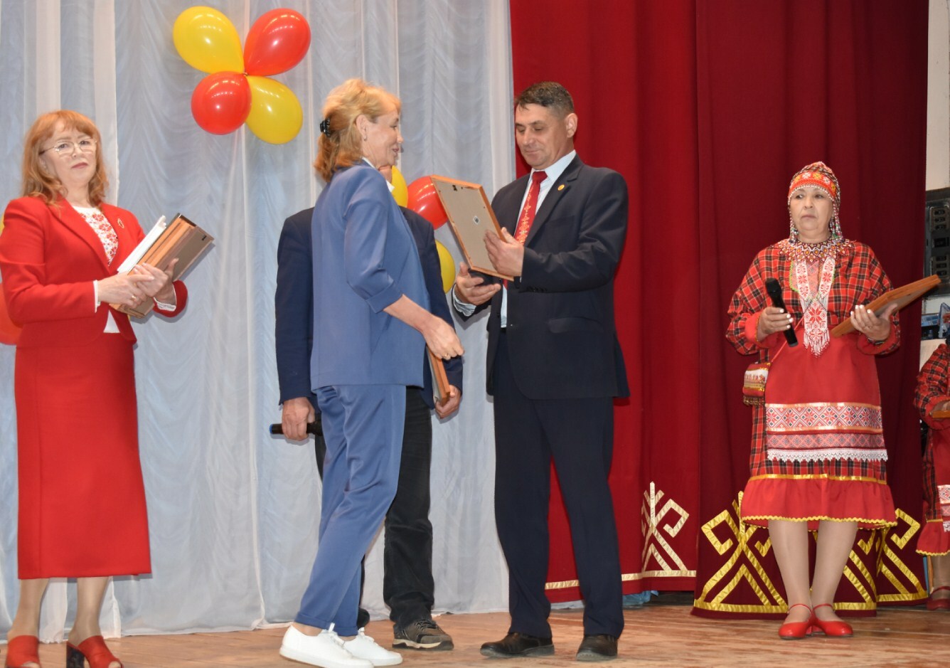 Чăваш поэзийĕн çăлтăрне Кекен ялĕ чыслать