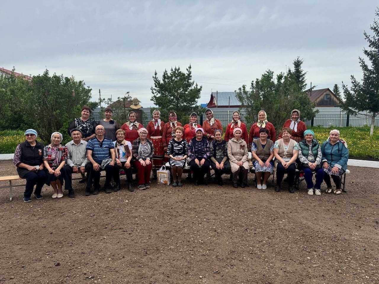 Кармаскалă тăрăхĕнчи «Автоклуб» çынсене концертсемпе савăнтарать