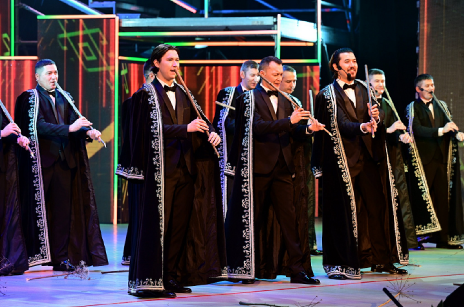 В День курая Радий Хабиров посетил концерт Государственного ансамбля кураистов