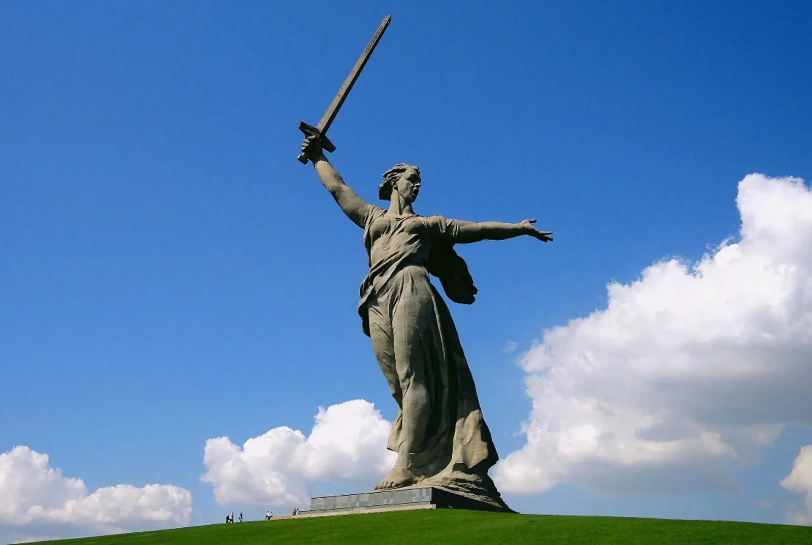 Пирĕн Аслă Çĕнтерĕве никам та туртса илеймĕ