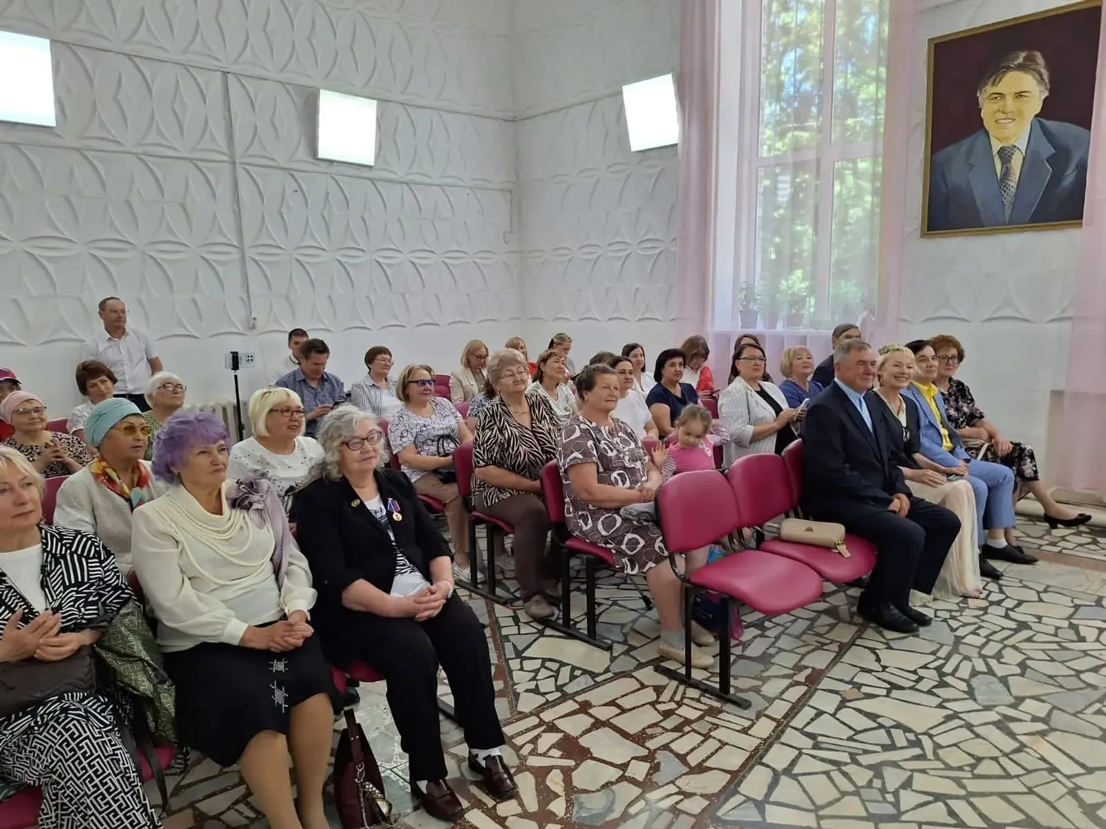 «Манăн тĕнче  сăмахсемпе юрăсенчен тăрать»