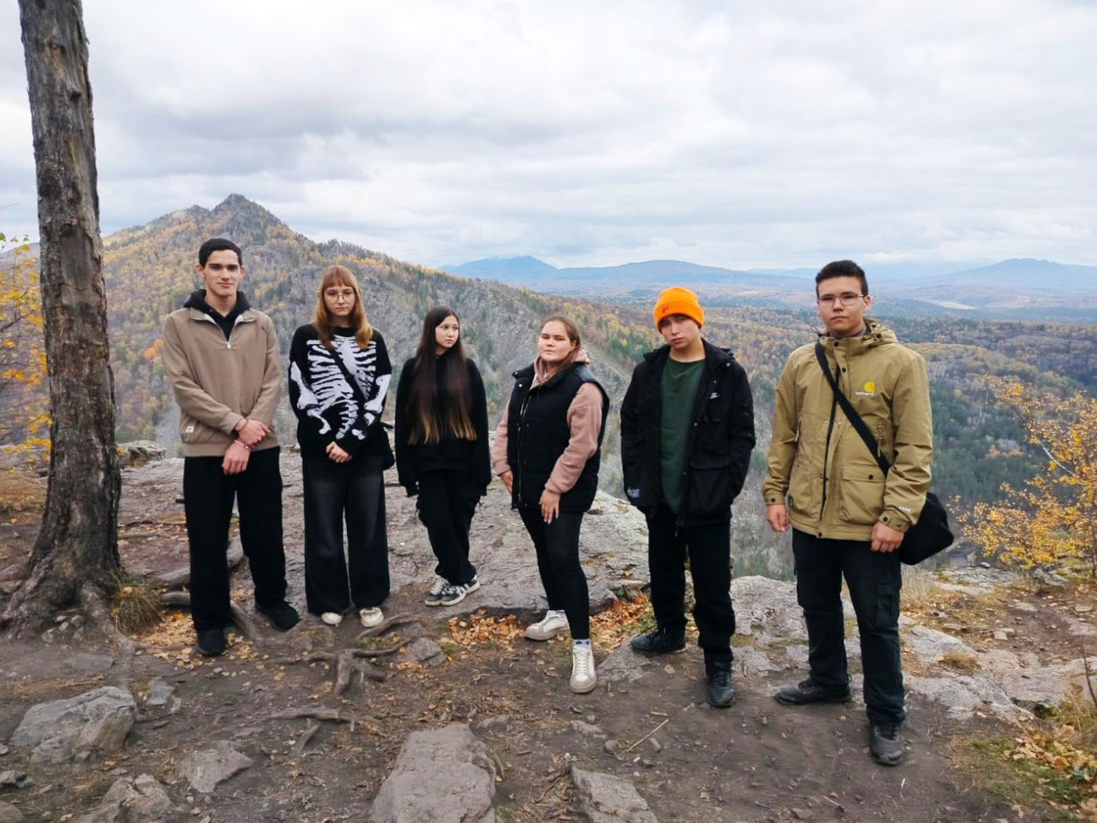 Çамрăк туристсем Иремель тăвĕ çине хăпарма ĕмĕтленеççĕ