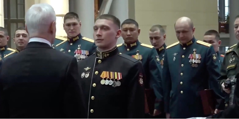 Вун тăххăрти каччă Раççей Геройĕ ята тивĕçнĕ