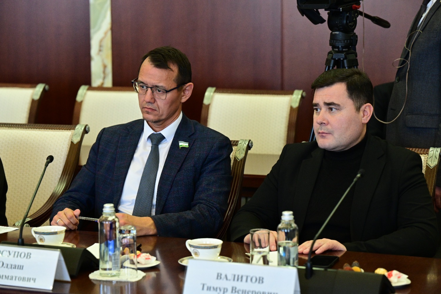 Разговор начистоту: Радий Хабиров встретился с политологами