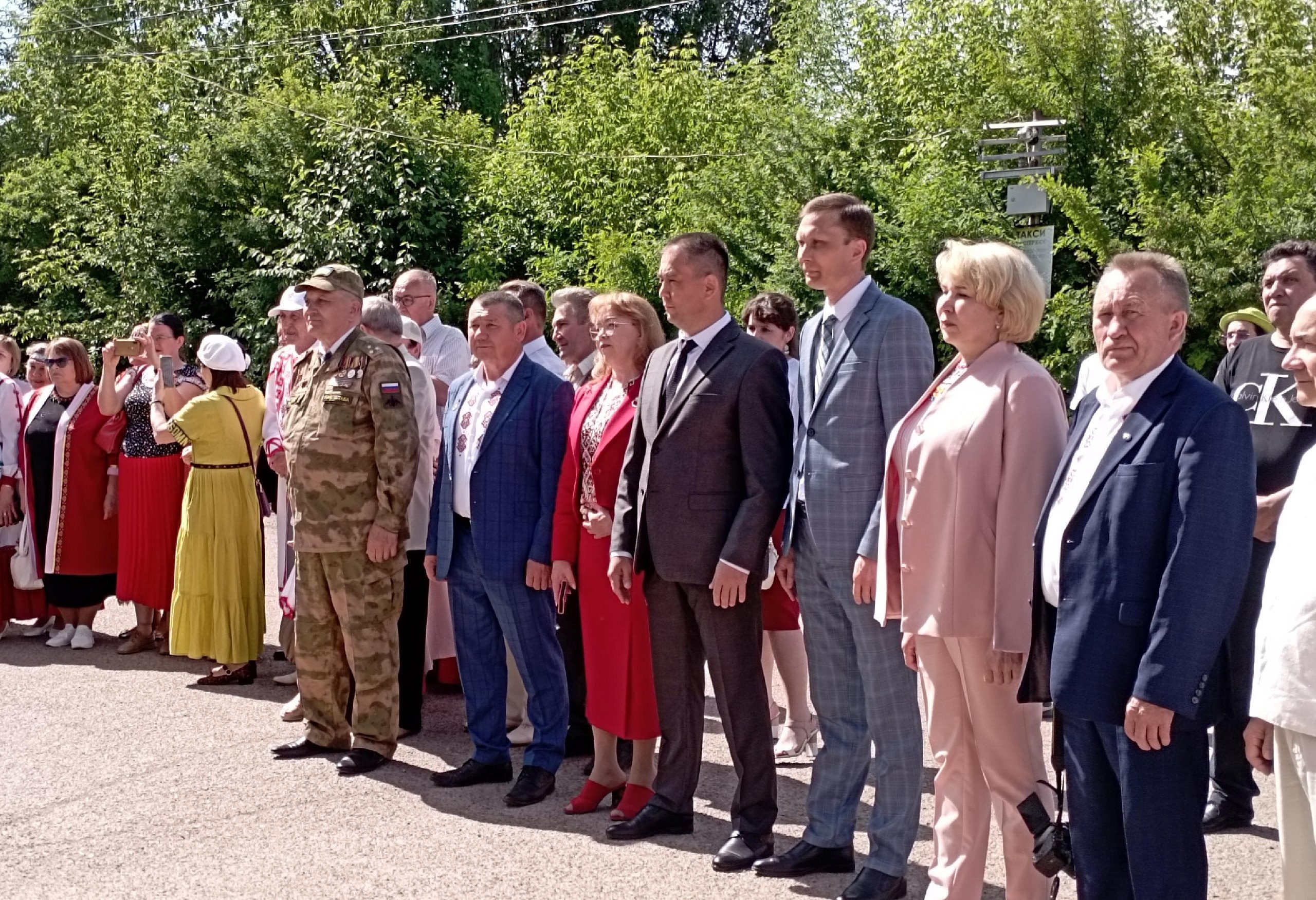 Пелепейĕнче К.В. Иванова халалласа барельеф уçрĕç