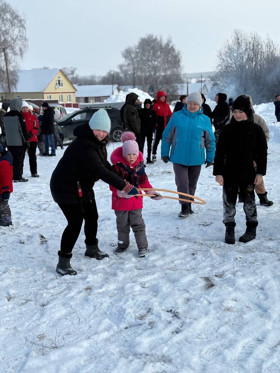 Çăварни уявĕнче СВОрисене те пулăшрăмăр