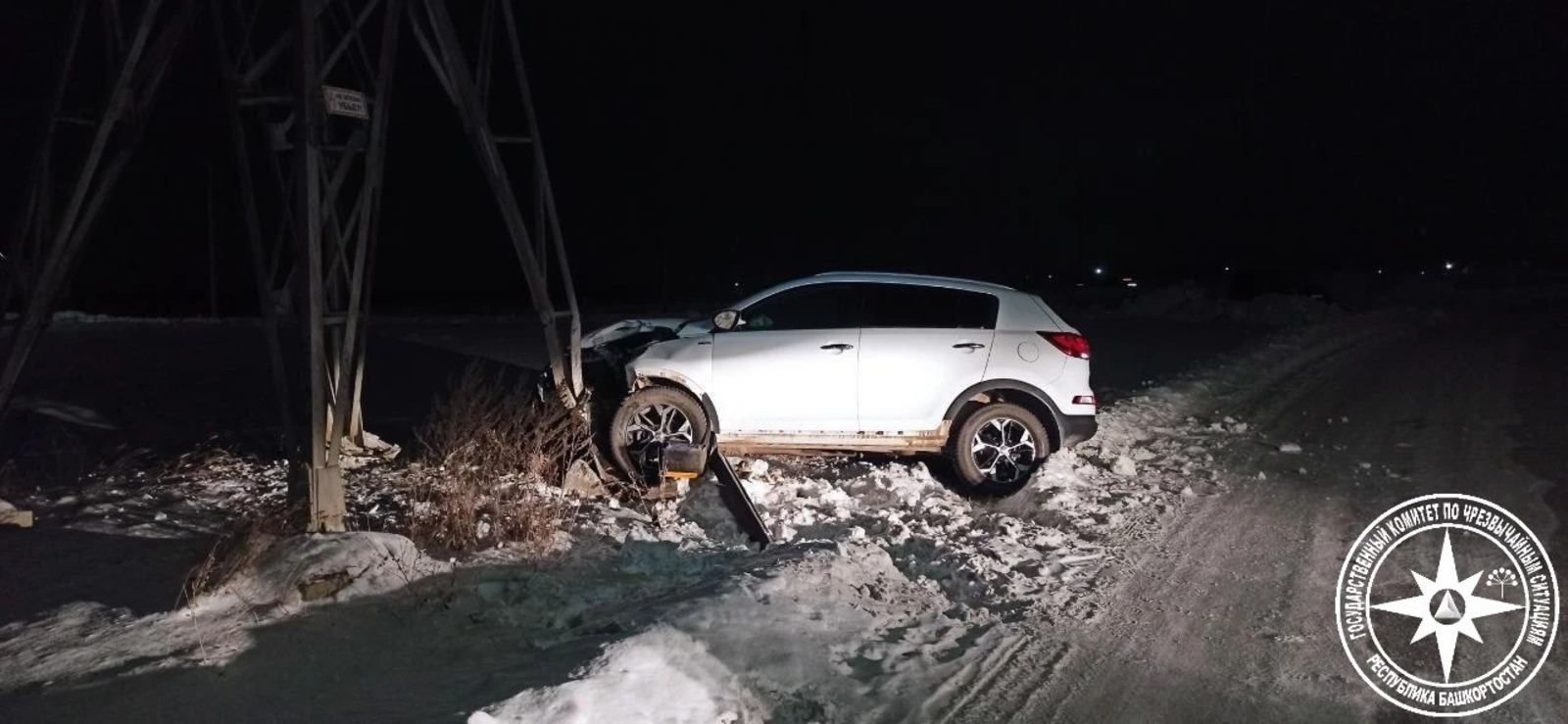 Пушкăртстанра водитель юпа çине тăрăнса машинине çĕмĕрнĕ