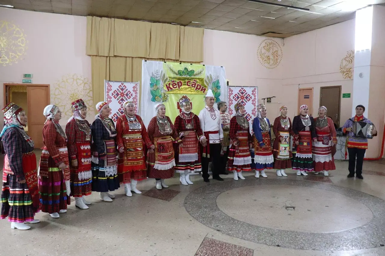 Пелепей чăвашĕсем «Кĕр сăрине» пухăннă