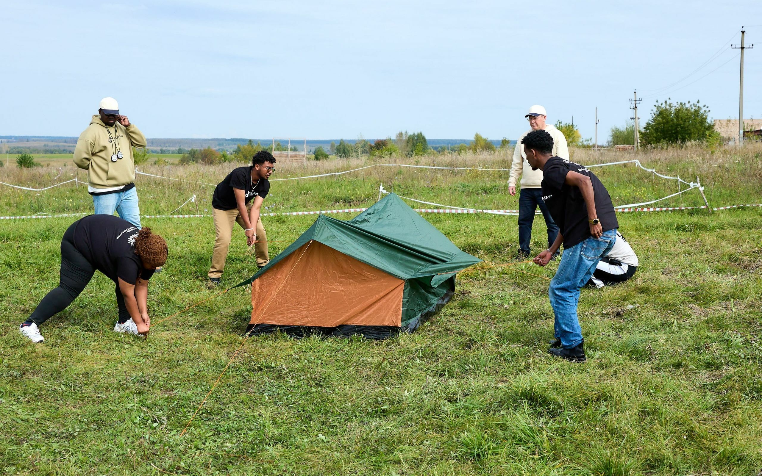 Более 300 студентов-геологов соревнуются в организации полевой стоянки