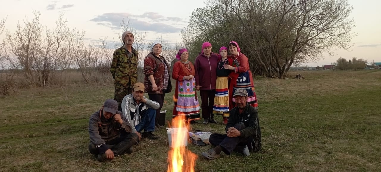 Йăла-йĕркесене ахах пĕрчи вырăнне хурса упрамалла