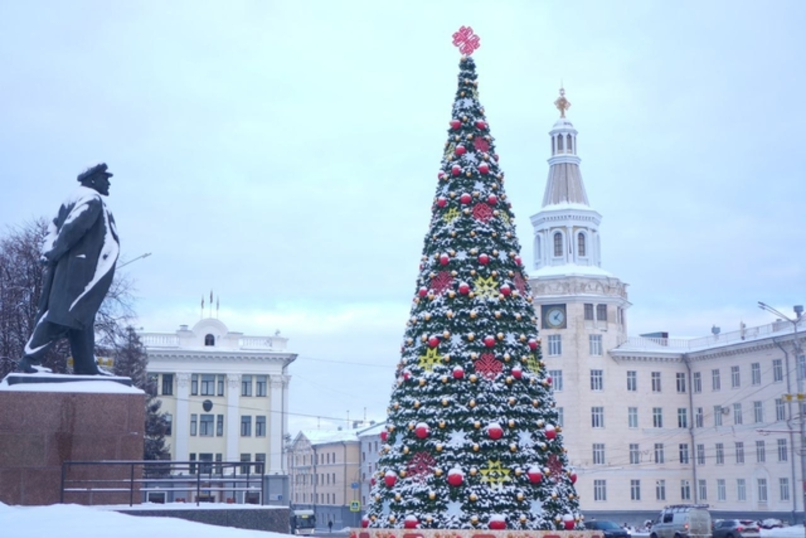 Шупашкарти тӗп ёлка Раҫҫейри конкурса хутшӑнать