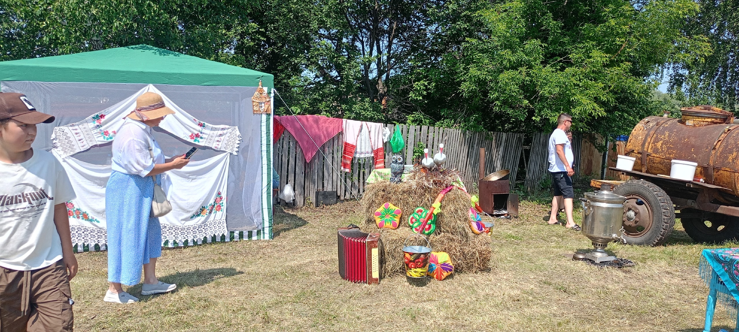 Асавпуç ялĕн çыннисемпе мăнаçланатăп