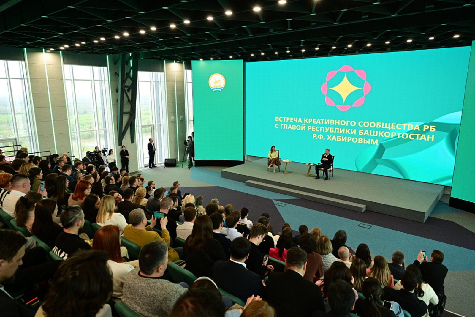Радий Хабиров встретился с представителями креативных индустрий республики