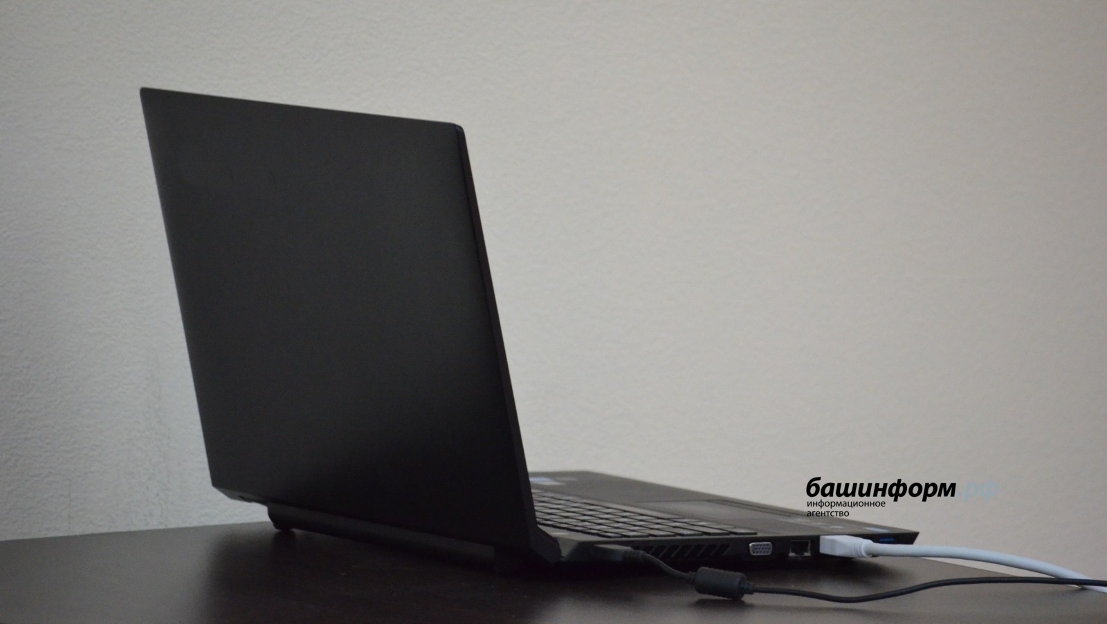 Выпускника "ҫухалнă" экзамен балĕсене тавӑрса панӑ