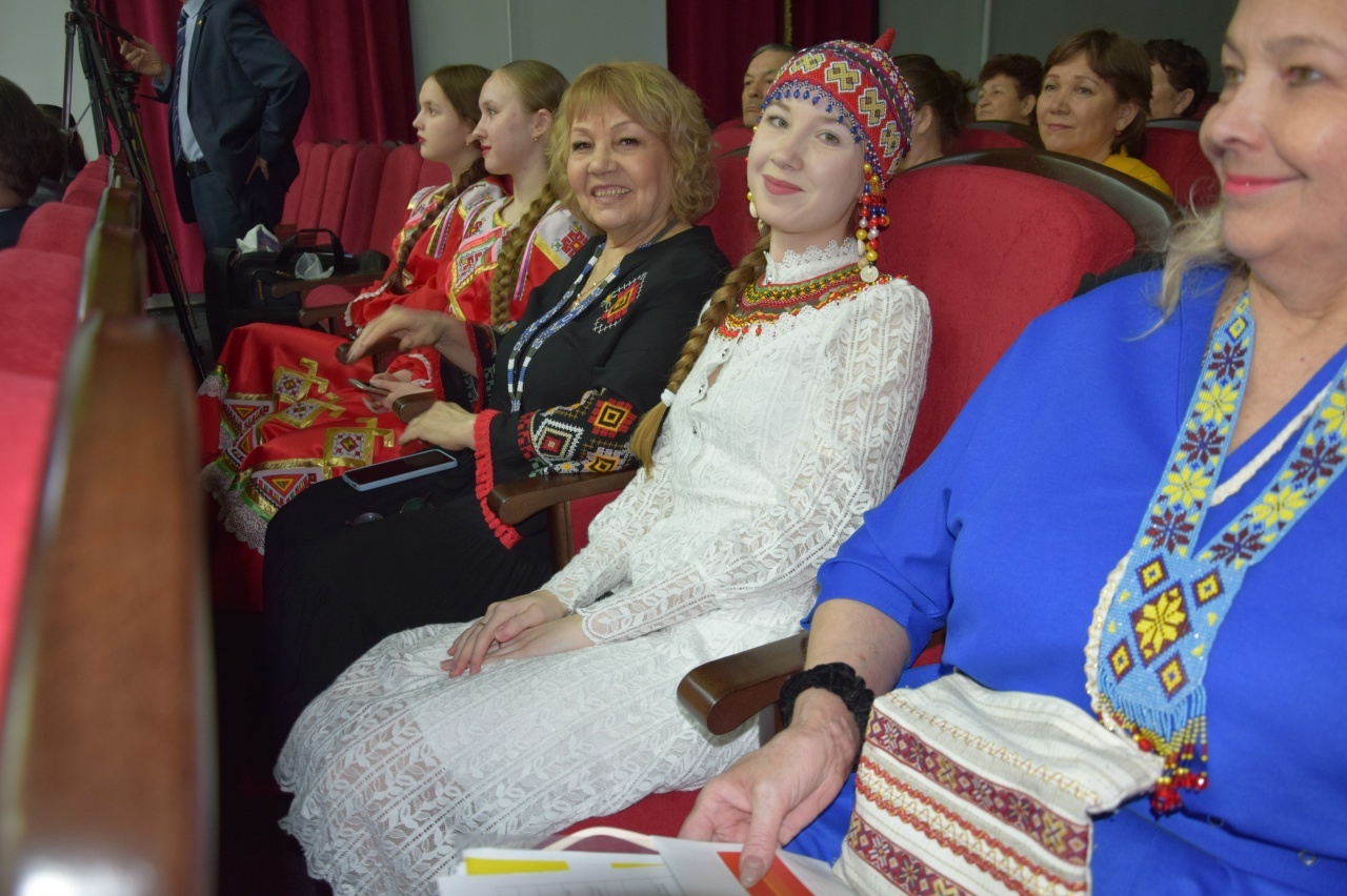 Эрĕнпур тăрăхĕнчи чăваш пики "Кĕмĕл сасă - 2026" конкурс Гран-прине тивĕçнĕ