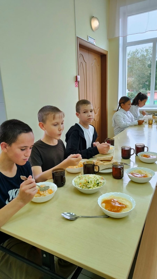 «Чи тутлă макаронпа котлета пирĕн шкулта анчах хатĕрлеççĕ»