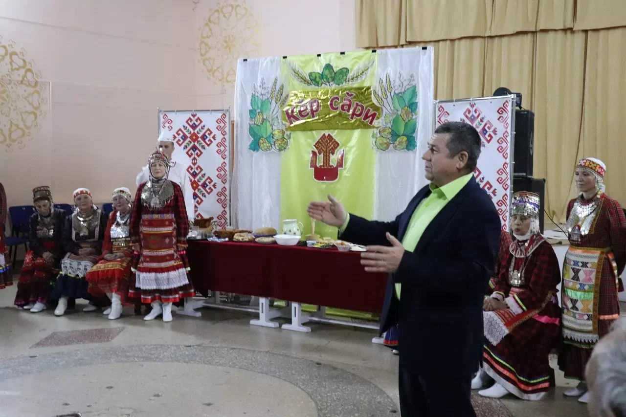 Пелепей чăвашĕсем «Кĕр сăрине» пухăннă