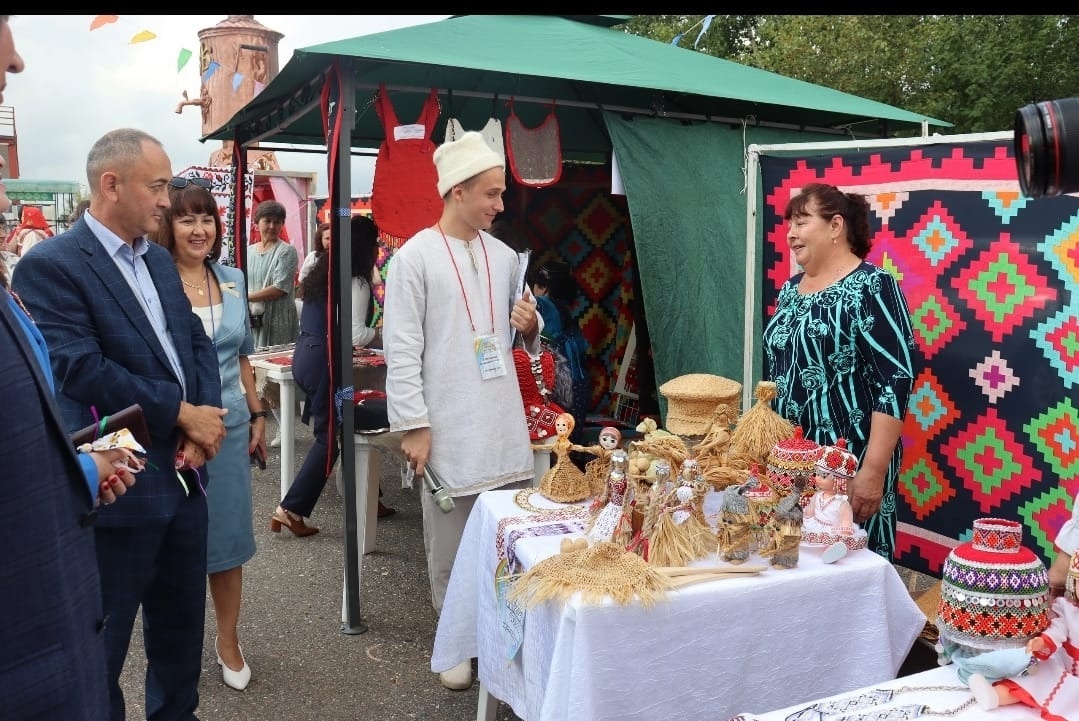 «Ал ĕçĕсен асамат кĕперĕ» фестиваль талантсене пĕрлештернĕ