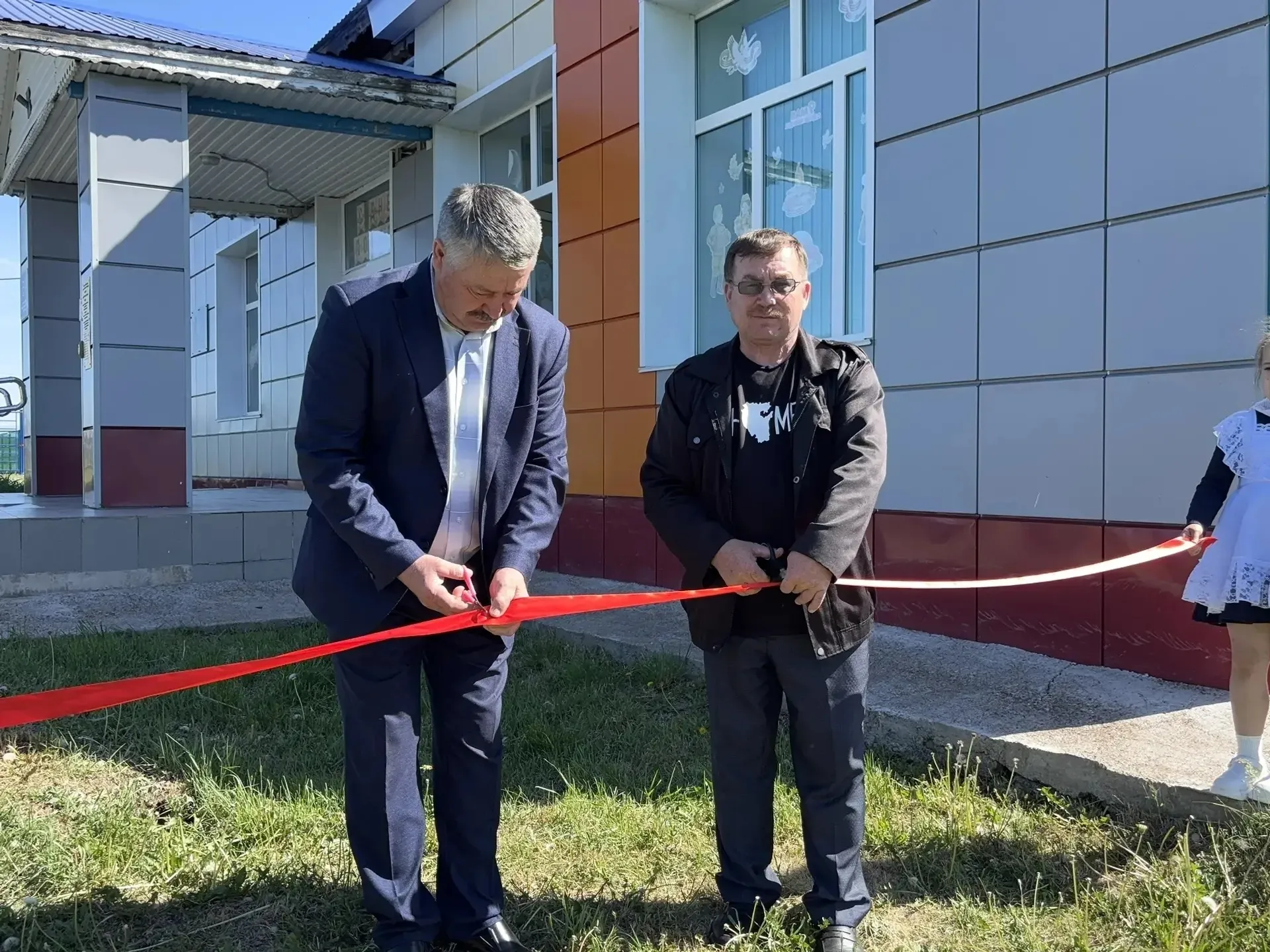 Пишкайăнсем СВО паттăрĕсене халалласа хыр йывăççисен аллейине хывнă