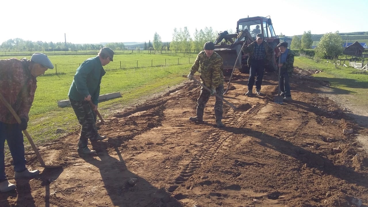 Хурамалсем вырăнти çула хăйсен вăйĕпе юсанă