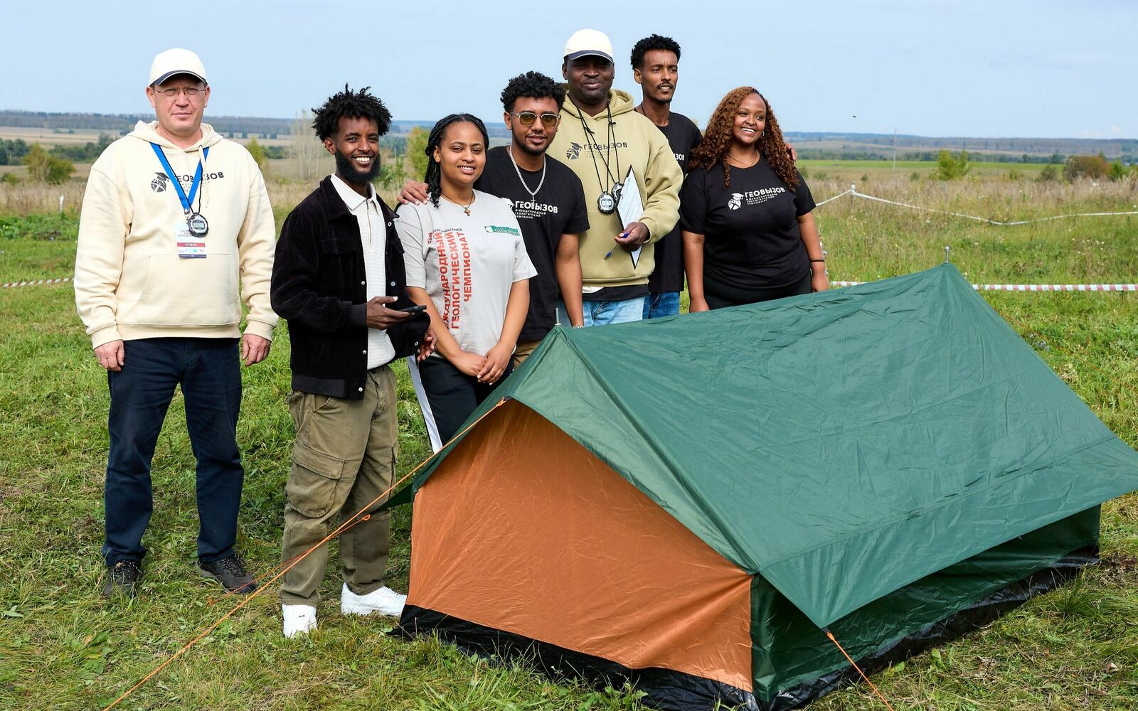 Более 300 студентов-геологов соревнуются в организации полевой стоянки